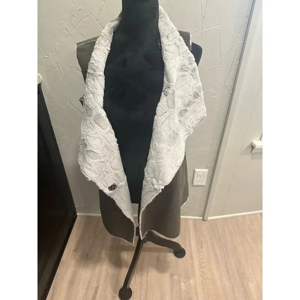 Outdoor Edition by Parkhurst Faux Fur/faux Suede Vest Medium